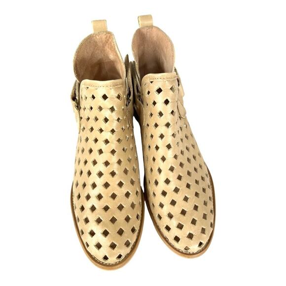 Anthro Musse & Cloud Caila Taupe Cutout Western Flat Ankle Booties Sz 38 / 7.5 - Picture 9 of 10